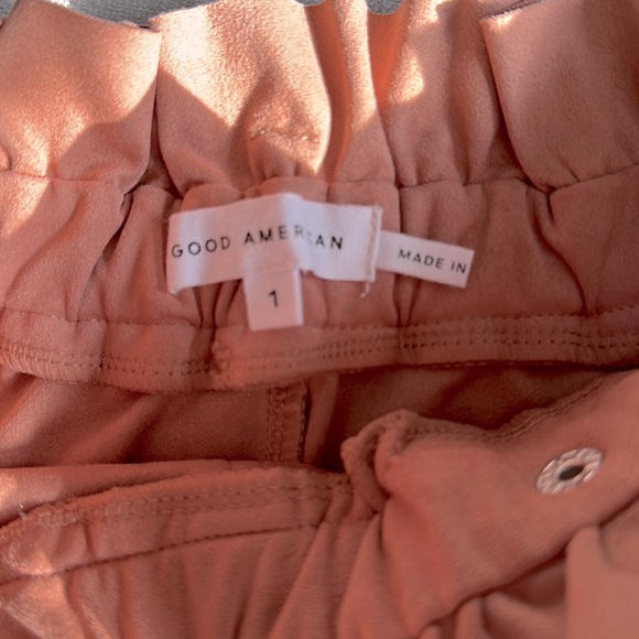GOOD AMERICAN Snatched Paperbag Waist Faux Suede Shorts In Dusty Rose - Picture 5 of 5